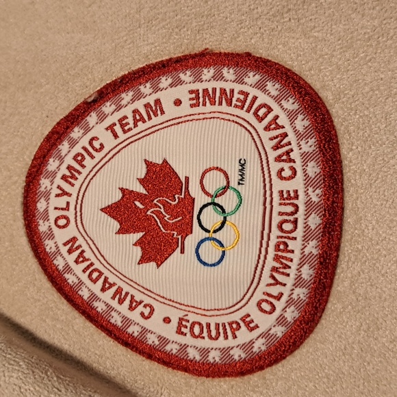 💮 Olympic 2006 Collection  Canadian olympic jacket Size M Junior trend or petit - Picture 2 of 11